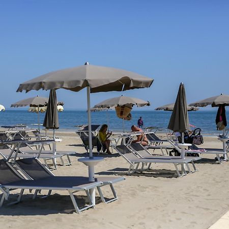 Hotel Commodore Cervia Exteriér fotografie